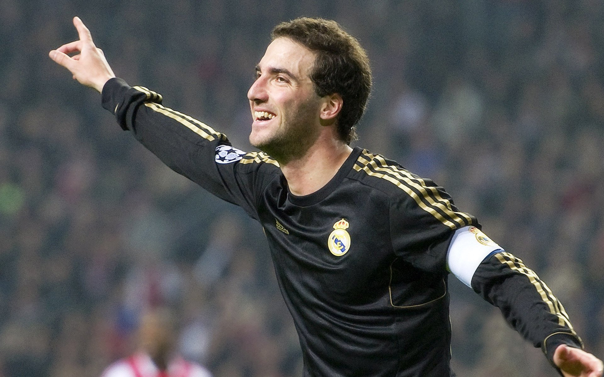 kaiyun体育-史上最精彩的“瞬间对决”:谁的表现最令人震撼?,瞬间对应的词